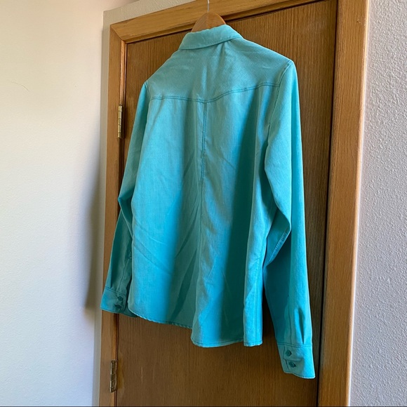 THE NORTH FACE • Aqua Blue Button Down Shirt - L - Picture 15 of 16